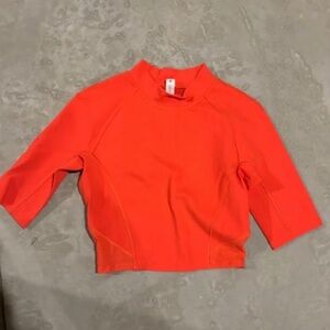 Lululemon cropped top